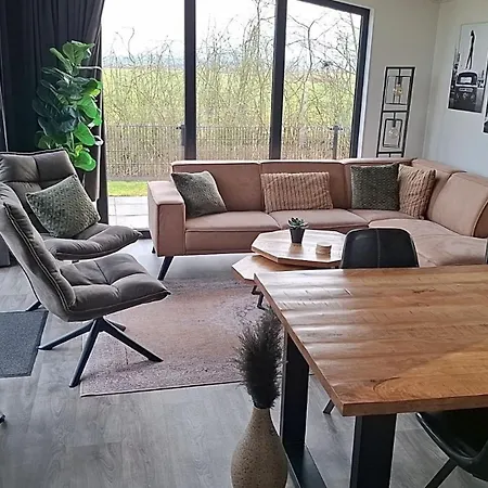 Vakantiehuis Torenvalk 32