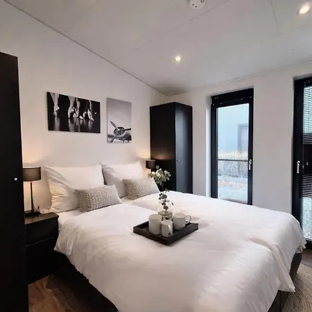 Vakantiehuis Torenvalk 32 *
